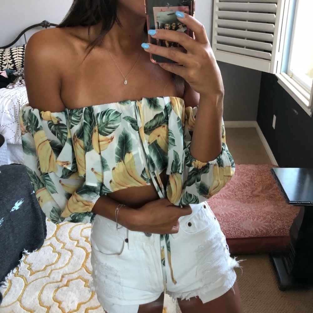 FOREVER 21 • Off the Shoulder Banana Leaves Crop Top